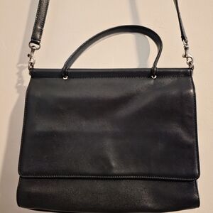 Elegant Black Leather Handbag_Vintage